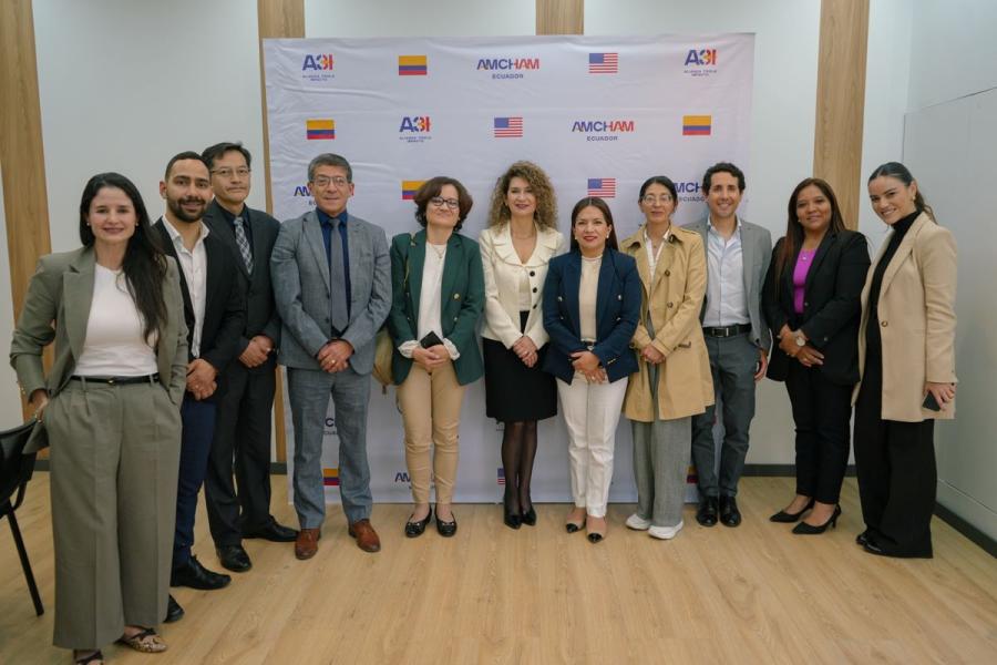 
<span>La Universidad del Azuay fue escenario del lanzamiento de la Alianza Triple Impacto (A3i) Cuenca</span>
